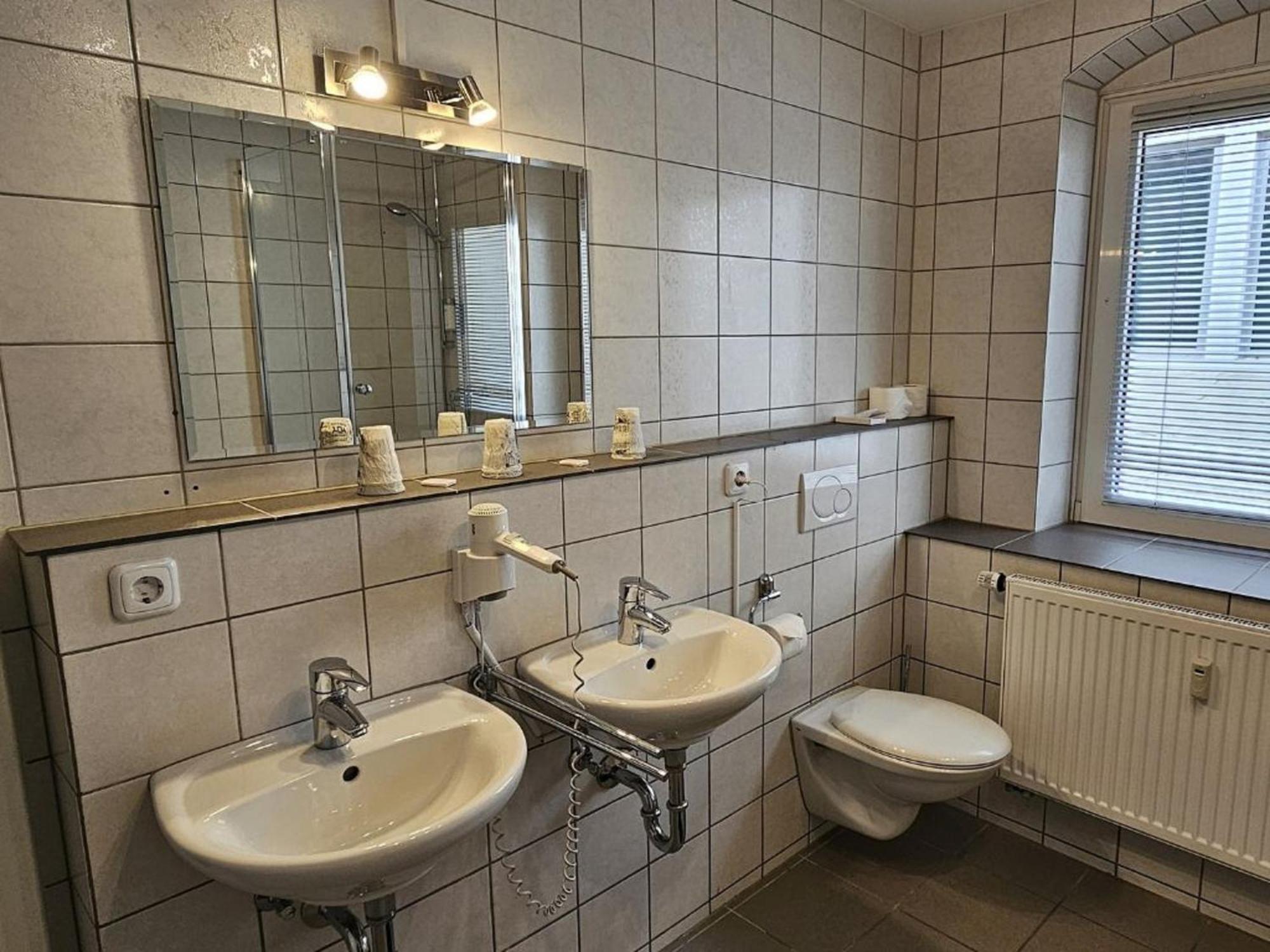 Hotel Hirsch Guenzburg Ngoại thất bức ảnh