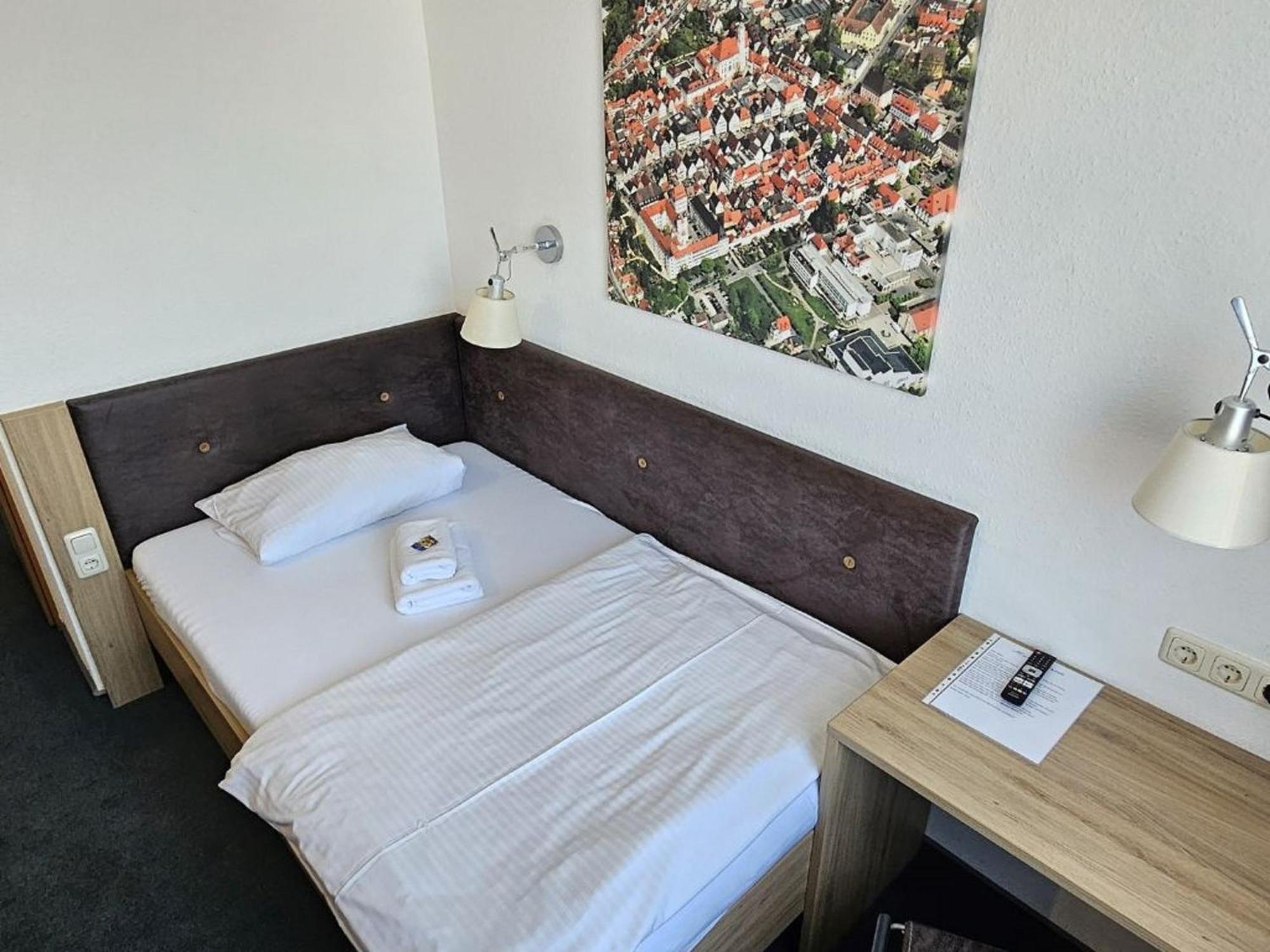Hotel Hirsch Guenzburg Ngoại thất bức ảnh